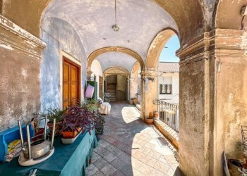 Cortile interno - Monolocale via Gioberti, 30, Gattinara - foto 14