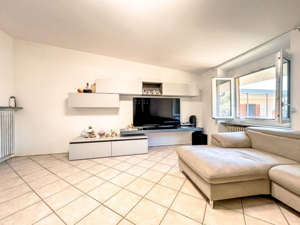 Salone - Independent house via Fiume n 17, Grignasco - photo 1