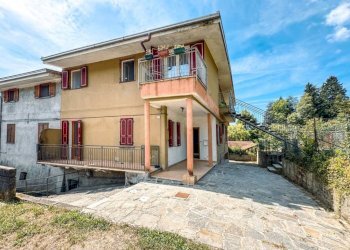 Facciata - Casa indipendente via Fiume n 17, Grignasco - foto 2