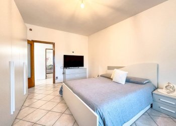 Camera da letto - Casa indipendente via Fiume n 17, Grignasco - foto 10