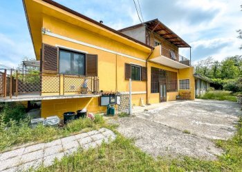 Giardino - Casa indipendente corso vercelli, 335, Gattinara - foto 2