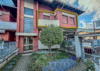 Facciata - Trilocale via 4 novembre, 10/A, Grignasco - foto 1