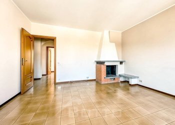 Salone - Trilocale via 4 novembre, 10/A, Grignasco - foto 2