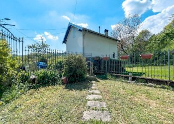 Giardino - Villa FRAZIONE MOLINO 2, Guardabosone - foto 8