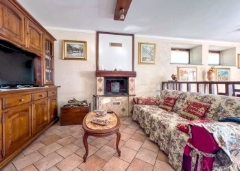 Salone - Villa FRAZIONE MOLINO 2, Guardabosone - foto 17