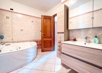 Bagno - Villa FRAZIONE MOLINO 2, Guardabosone - foto 33