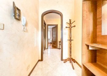 Interno appartamento - Trilocale via DON CARLO CERRI 16, Borgosesia - foto 8