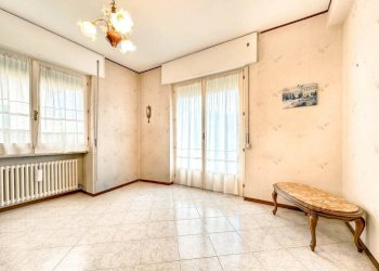 Stanza non arredata - Trilocale via DON CARLO CERRI 16, Borgosesia - foto 9