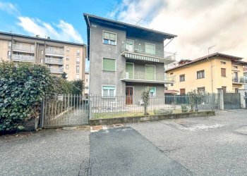 Facciata - Trilocale via DON CARLO CERRI 16, Borgosesia - foto 15