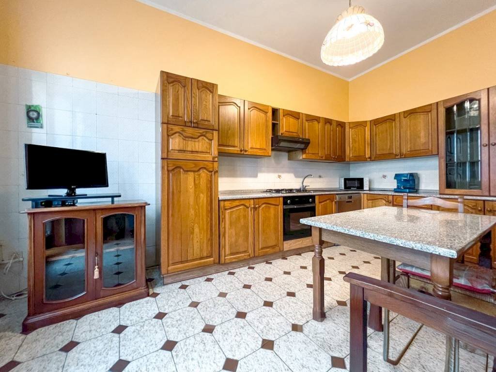 Cucina - Bilocale piazza garibaldi n 17, Grignasco - foto 1