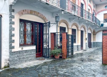 Cortile interno - Bilocale piazza garibaldi n 17, Grignasco - foto 18