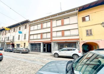 Facciata - Appartamento corso Giuseppe Garibaldi 21, Gattinara - foto 21