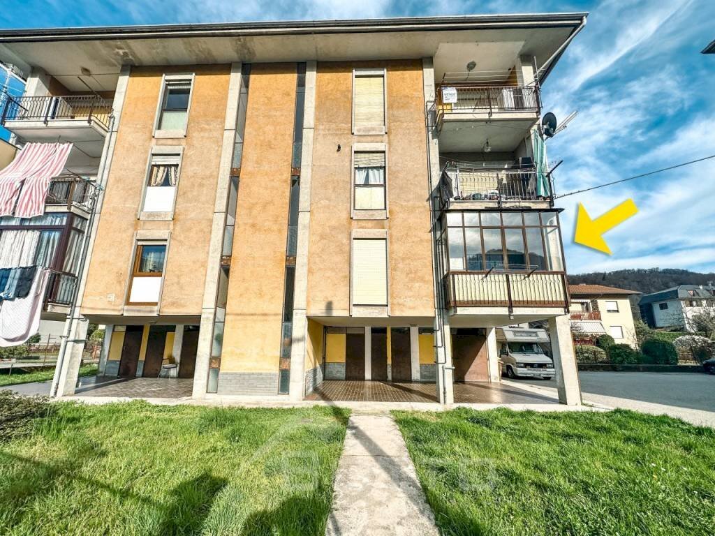 Facciata - Trilocale via Professor Sella 1, Quarona - foto 1