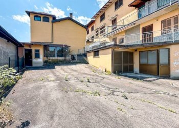 Cortile interno - Casa indipendente Frazione Crabia 20, Cellio con Breia - foto 33