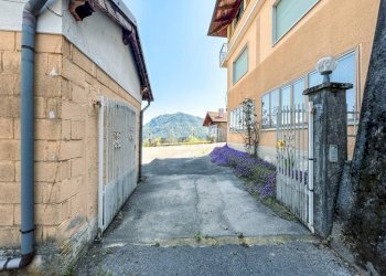 Cortile interno - Casa indipendente Frazione Crabia 20, Cellio con Breia - foto 34