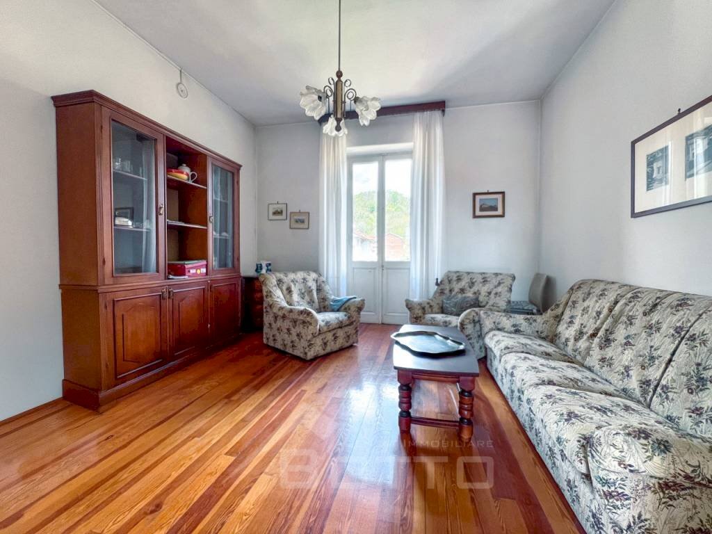 Salone - Trilocale via Rosa Massara, 19, Grignasco - foto 1