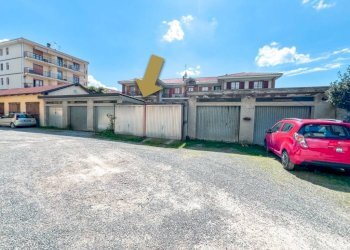 Cortile interno - Trilocale via Rosa Massara, 19, Grignasco - foto 22