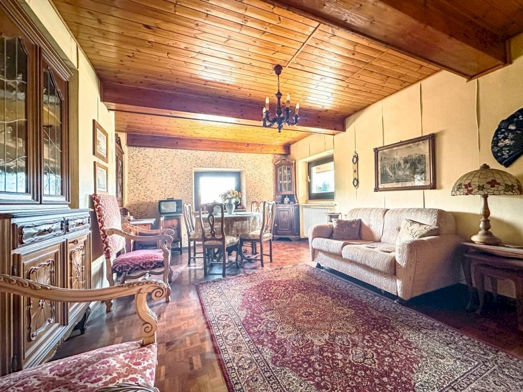 Salone - Four-room apartment viale Rimembranze 7, Borgosesia - photo 3