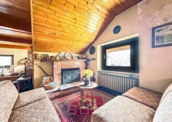 Camera da letto - Quadrilocale viale Rimembranze 7, Borgosesia - foto 5