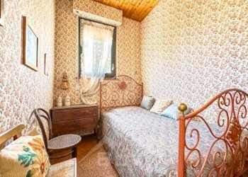 Camera da letto - Quadrilocale viale Rimembranze 7, Borgosesia - foto 8