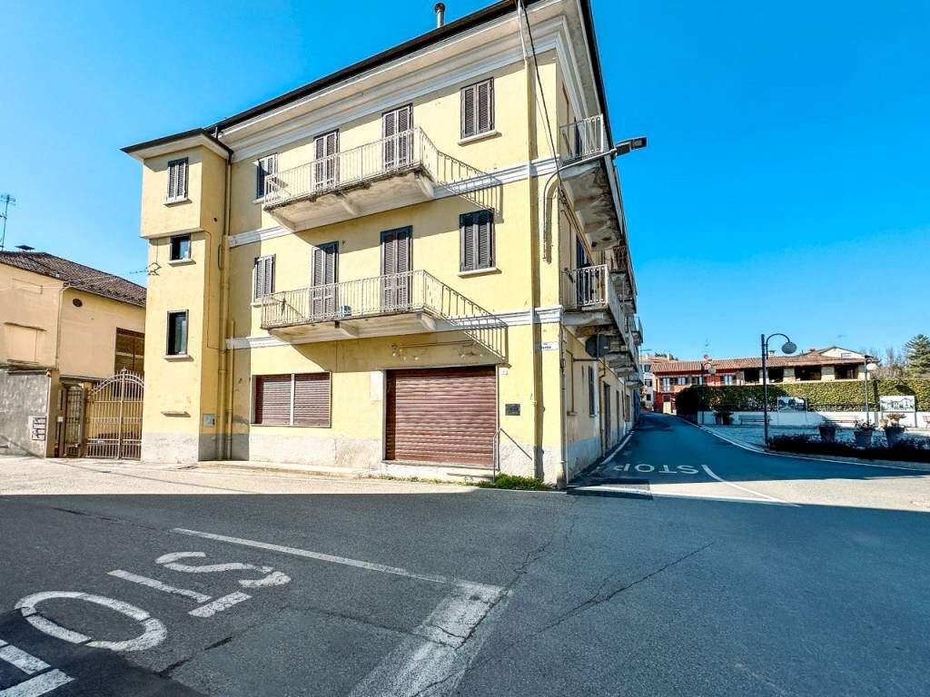 Zona - Stable - Palace via Dante Alighieri 4, Cavallirio - photo 1