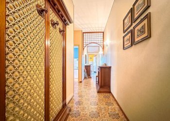 Corridoio - Trilocale viale Guglielmo Marconi, 72, Gattinara - foto 9