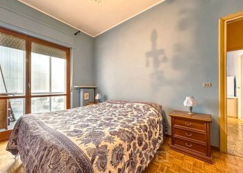 Camera da letto - Trilocale viale Guglielmo Marconi, 72, Gattinara - foto 10