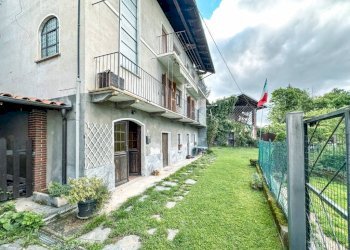 Facciata - Casa indipendente FRAZIONE UCCELLI, Caprile - foto 13
