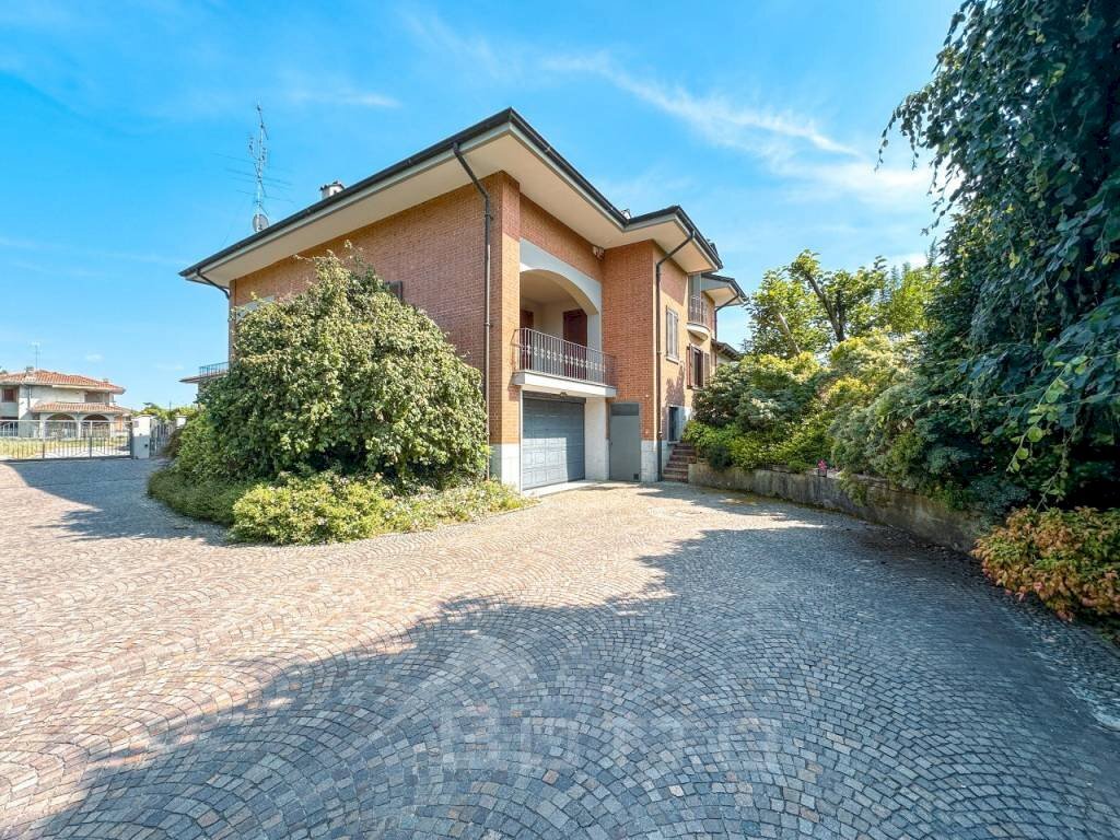 Cortile interno - Villa via COSSATO, Gattinara - foto 3