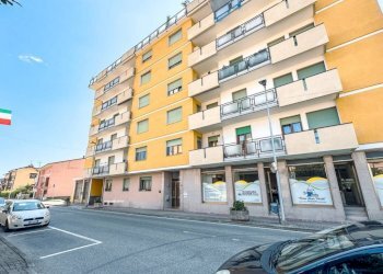 Facciata - Attico corso Matteotti, Serravalle Sesia - foto 31