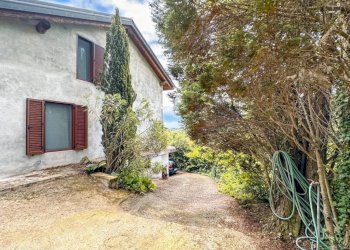 Giardino - Villa via Fratelli Varalli 3a, Varallo - foto 2