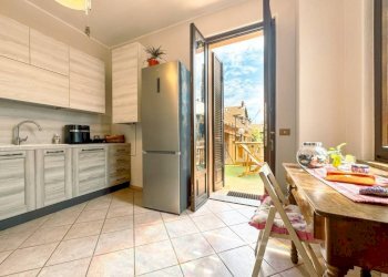 Cucina - Trilocale via Giuseppe Torchio 10, Serravalle Sesia - foto 2