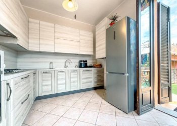 Cucina - Trilocale via Giuseppe Torchio 10, Serravalle Sesia - foto 7