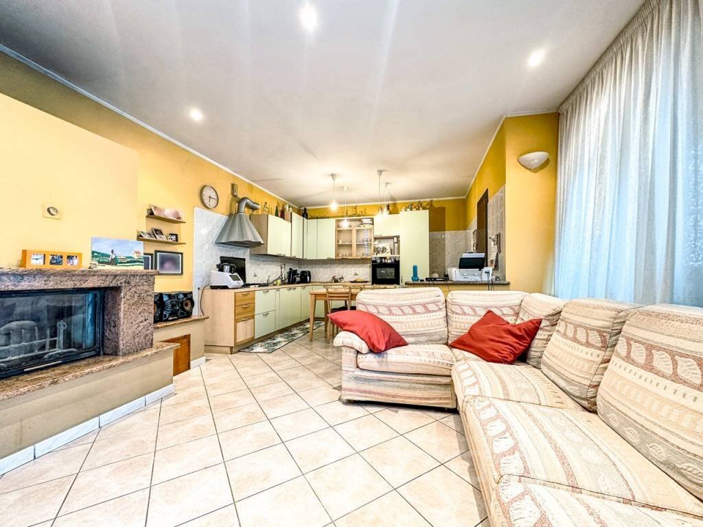 Salone - Trilocale via riale n 6, Grignasco - foto 2