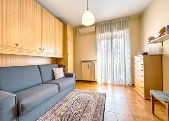 Camera da letto - Villa a Schiera via Novara 246, Romagnano Sesia - foto 11