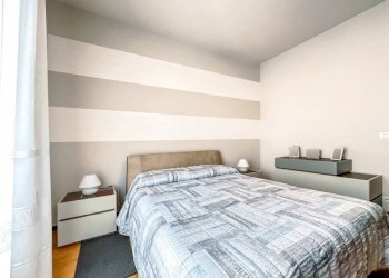Camera da letto - Villa a Schiera via Novara 246, Romagnano Sesia - foto 15