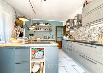 Cucina - Casa indipendente via Piede della Costa 43, Varallo - foto 3
