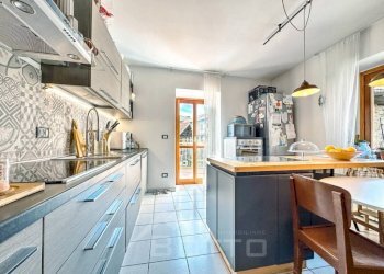 Cucina - Casa indipendente via Piede della Costa 43, Varallo - foto 5