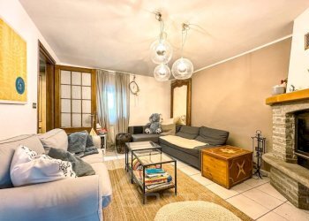 Salone - Casa indipendente via Piede della Costa 43, Varallo - foto 9