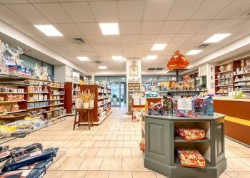 Interno non residenziale - Negozio via Luigi Lenot 6, Borgosesia - foto 5