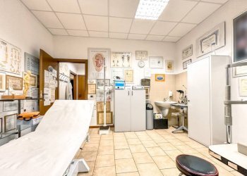 Interno non residenziale - Negozio via Luigi Lenot 6, Borgosesia - foto 11