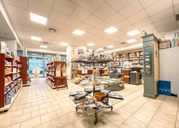 Interno non residenziale - Negozio via Luigi Lenot 6, Borgosesia - foto 12