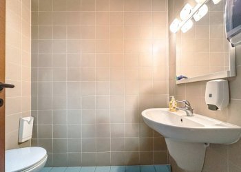 Bagno - Negozio via Luigi Lenot 6, Borgosesia - foto 13