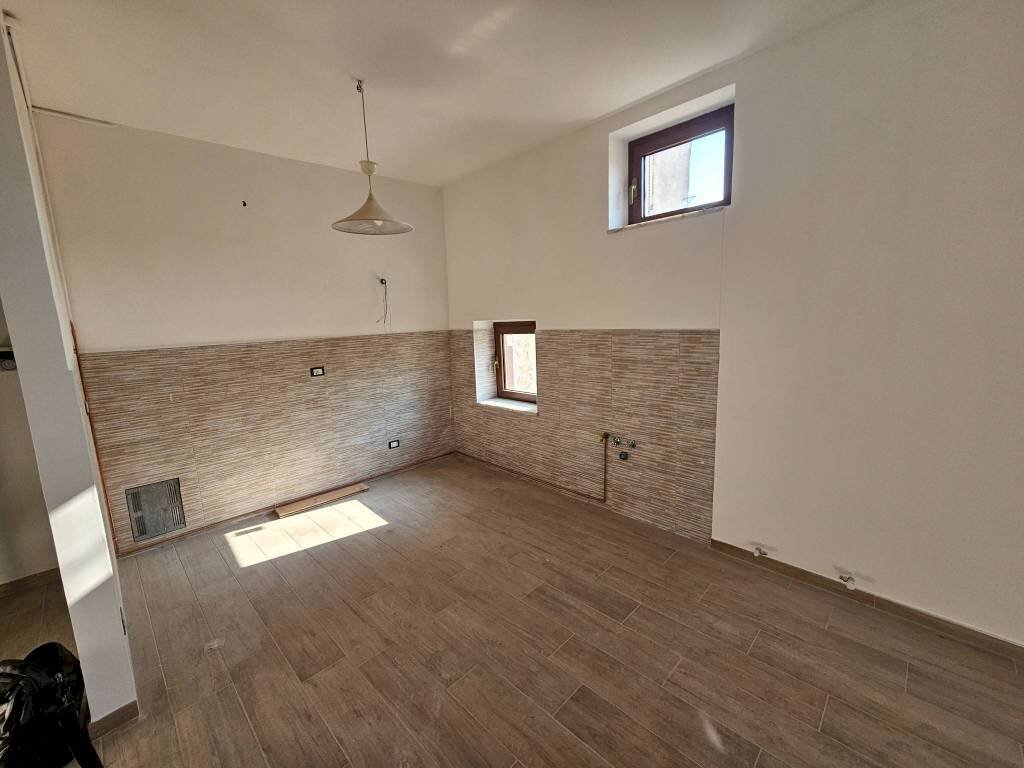 Salone - Three-room apartment via del Porto, Rieti - photo 2