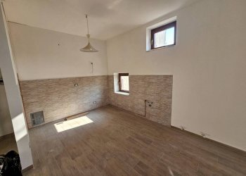 Salone - Trilocale via del Porto, Rieti - foto 2