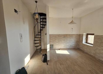 Salone - Trilocale via del Porto, Rieti - foto 3