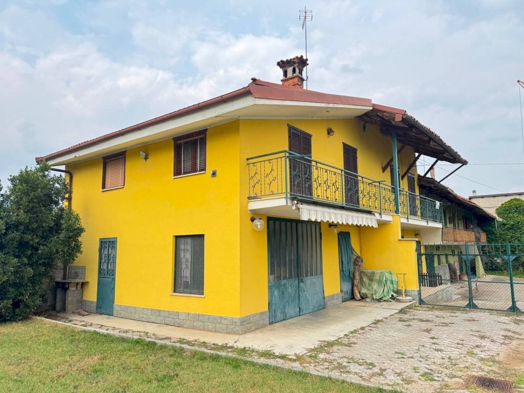 Facciata - Rustico via Conti della Morea, 32, Busca - foto 1