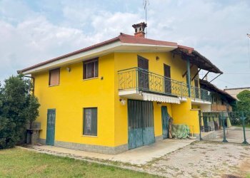 Facciata - Rustico via Conti della Morea, 32, Busca - foto 1