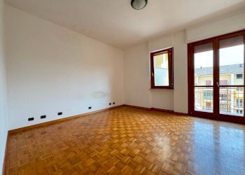 Camera da letto - Trilocale corso Antonio Gramsci, 37/b, Cuneo (zona Donatello) - foto 4