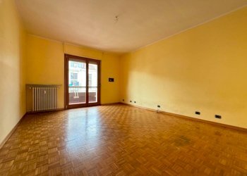 Camera da letto - Trilocale corso Antonio Gramsci, 37/b, Cuneo (zona Donatello) - foto 11